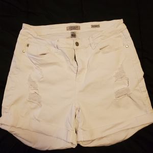 Judy Blue White Jean Shorts. J6